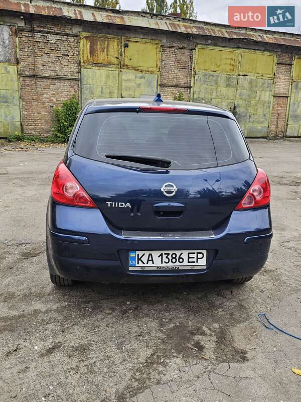 Хэтчбек Nissan TIIDA 2007 в Киеве