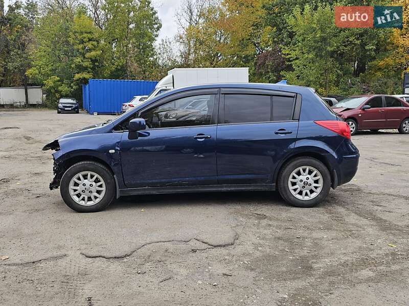 Хэтчбек Nissan TIIDA 2007 в Киеве