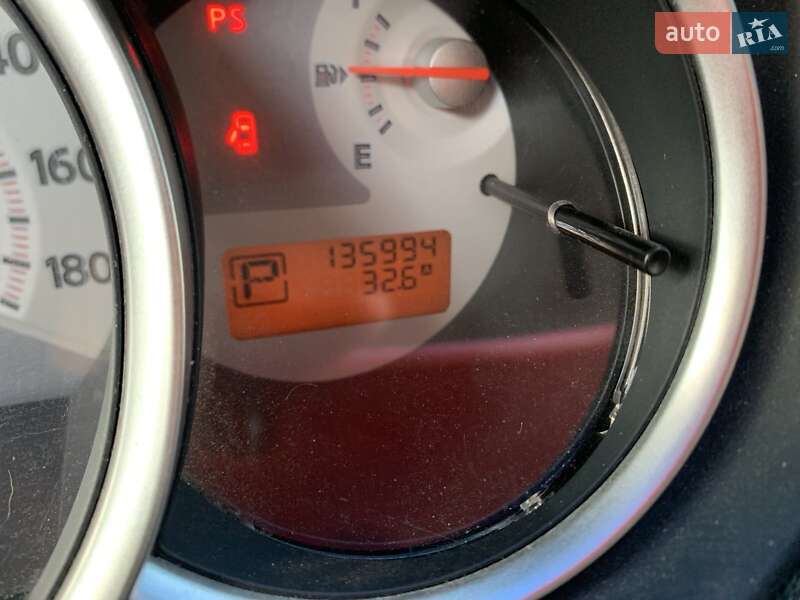 Хэтчбек Nissan TIIDA 2010 в Киеве фото 9 Хэтчбек Nissan TIIDA 2010 в Киеве