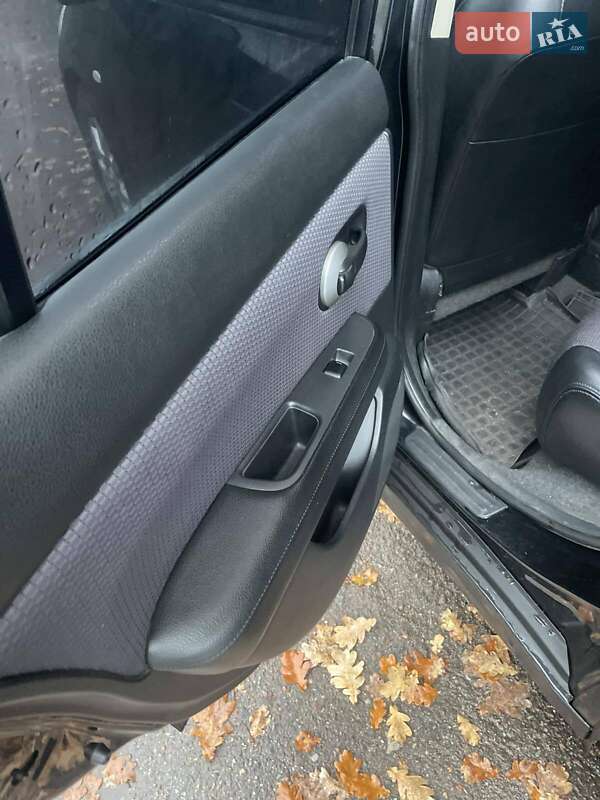 Хэтчбек Nissan TIIDA 2008 в Чернигове