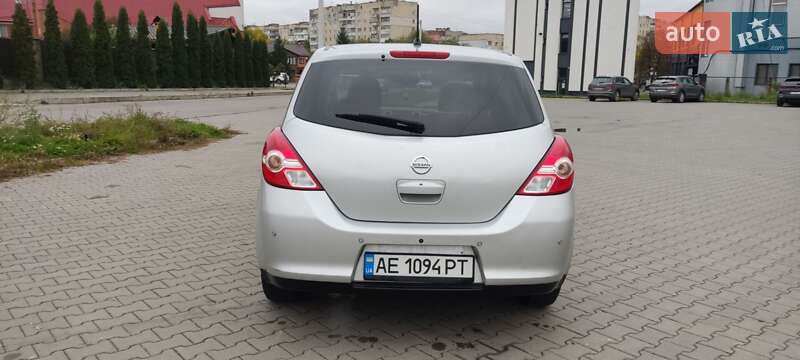 Хетчбек Nissan TIIDA 2012 в Хмельницькому