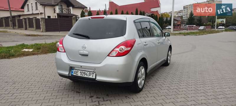 Хетчбек Nissan TIIDA 2012 в Хмельницькому