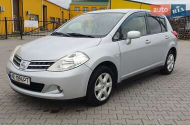 Nissan TIIDA 2012