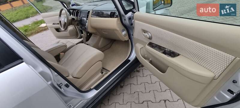 Хетчбек Nissan TIIDA 2012 в Хмельницькому