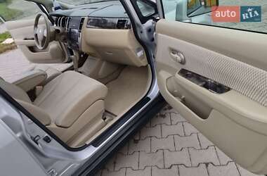 Хэтчбек Nissan TIIDA 2012 в 