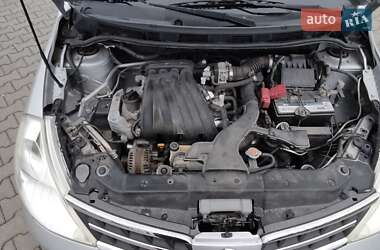 Хэтчбек Nissan TIIDA 2012 в 