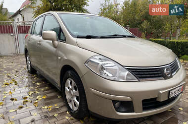 Nissan TIIDA 2010