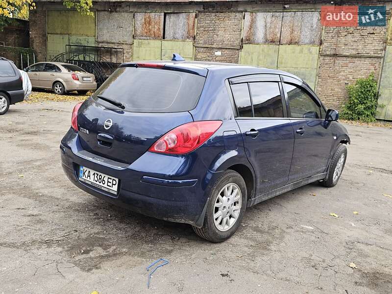 Хетчбек Nissan TIIDA 2007 в Києві фото 5 Хетчбек Nissan TIIDA 2007 в Києві
