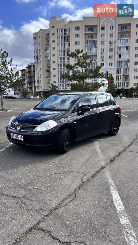 Хэтчбек Nissan TIIDA 2008 в Николаеве