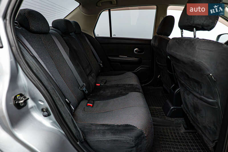 Седан Nissan TIIDA 2011 в Киеве фото 20 Седан Nissan TIIDA 2011 в Киеве