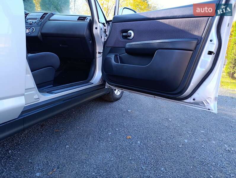 Седан Nissan TIIDA 2008 в Хмельницком фото 26 Седан Nissan TIIDA 2008 в Хмельницком