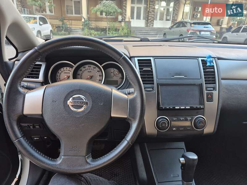 Хэтчбек Nissan TIIDA 2012 в Киеве фото 5 Хэтчбек Nissan TIIDA 2012 в Киеве