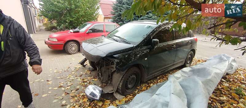 Хэтчбек Nissan TIIDA 2013 в Сумах