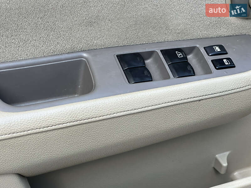 Хетчбек Nissan TIIDA 2008 в Хмельницькому