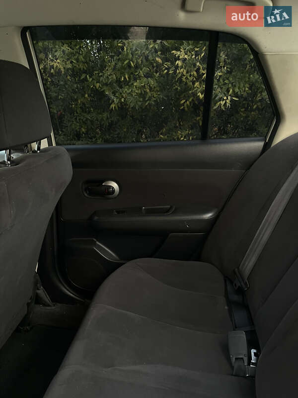 Седан Nissan TIIDA 2011 в Дружковке