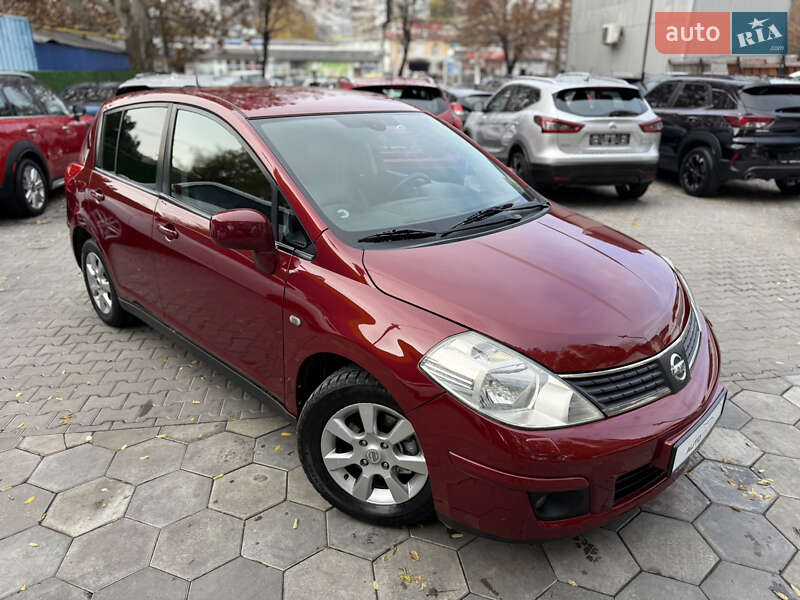 Хэтчбек Nissan TIIDA 2008 в Одессе