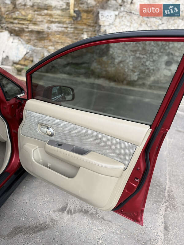 Седан Nissan TIIDA 2008 в Одессе