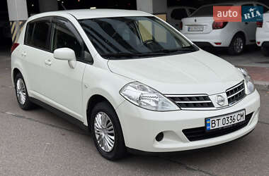 Хэтчбек Nissan TIIDA 2010 в Киеве