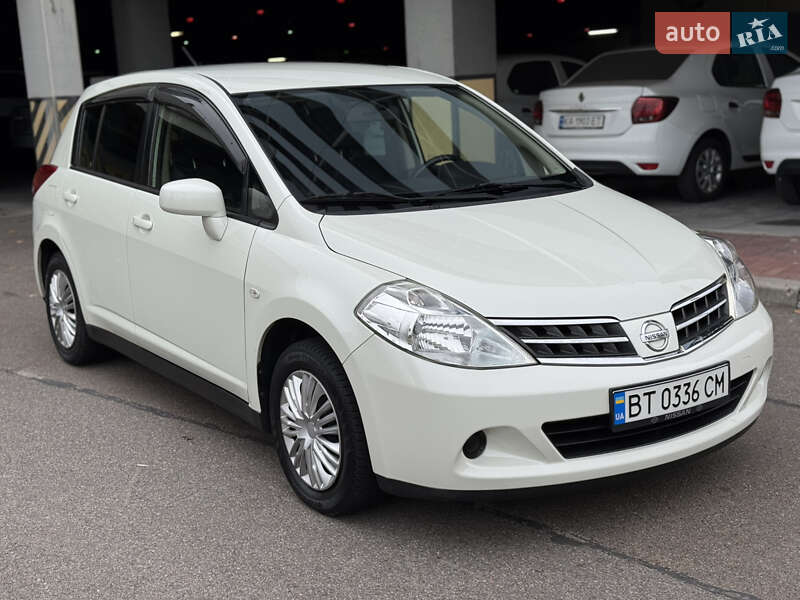 Nissan TIIDA 2010