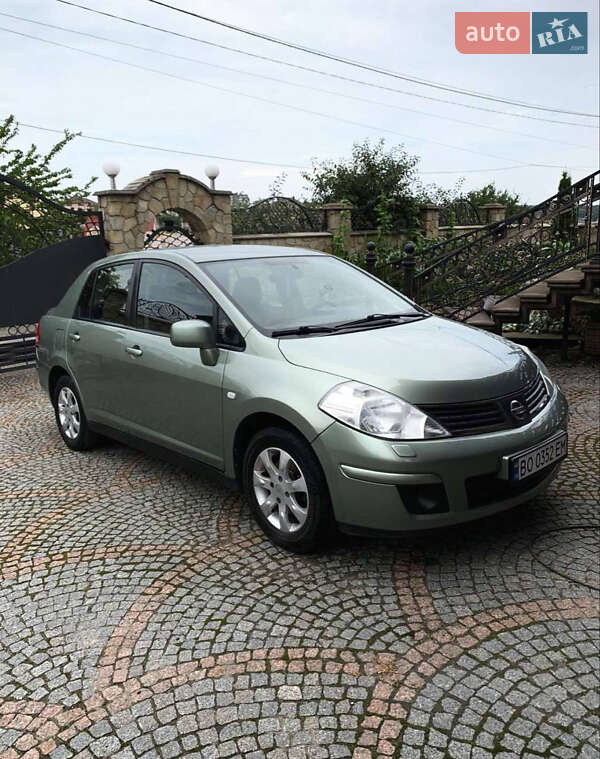 Седан Nissan TIIDA 2008 в Тернополі