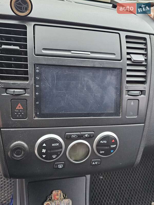 Хетчбек Nissan TIIDA 2007 в Києві