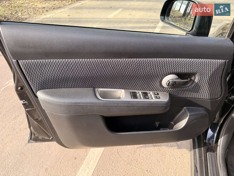 Хэтчбек Nissan TIIDA 2011 в Киеве фото 21 Хэтчбек Nissan TIIDA 2011 в Киеве