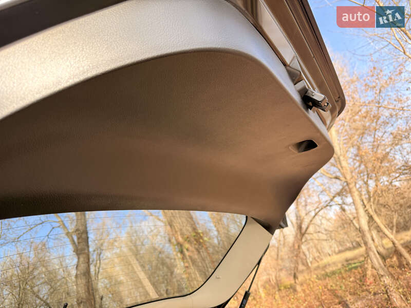 Хэтчбек Nissan TIIDA 2011 в Киеве фото 38 Хэтчбек Nissan TIIDA 2011 в Киеве