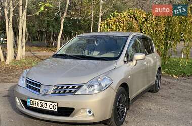 Хэтчбек Nissan TIIDA 2012 в Одессе