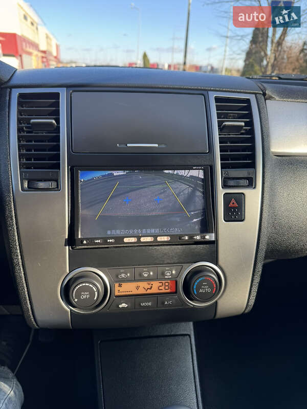 Хэтчбек Nissan TIIDA 2011 в Киеве