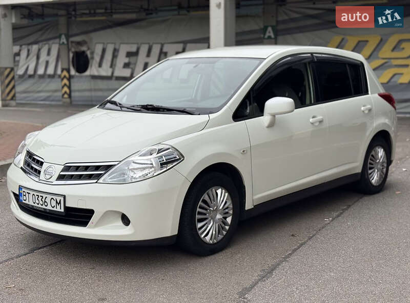 Хэтчбек Nissan TIIDA 2010 в Белой Церкви