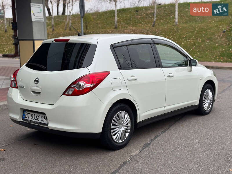 Хэтчбек Nissan TIIDA 2010 в Белой Церкви