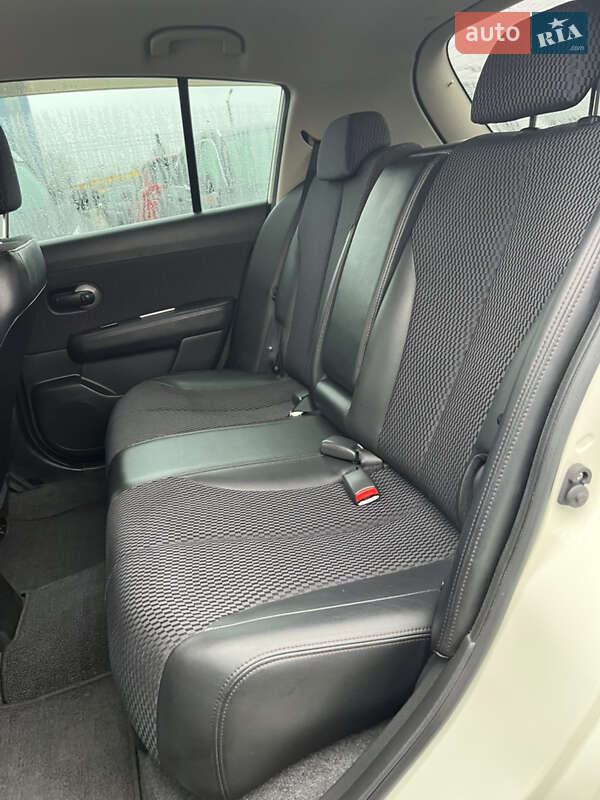 Хэтчбек Nissan TIIDA 2010 в Белой Церкви