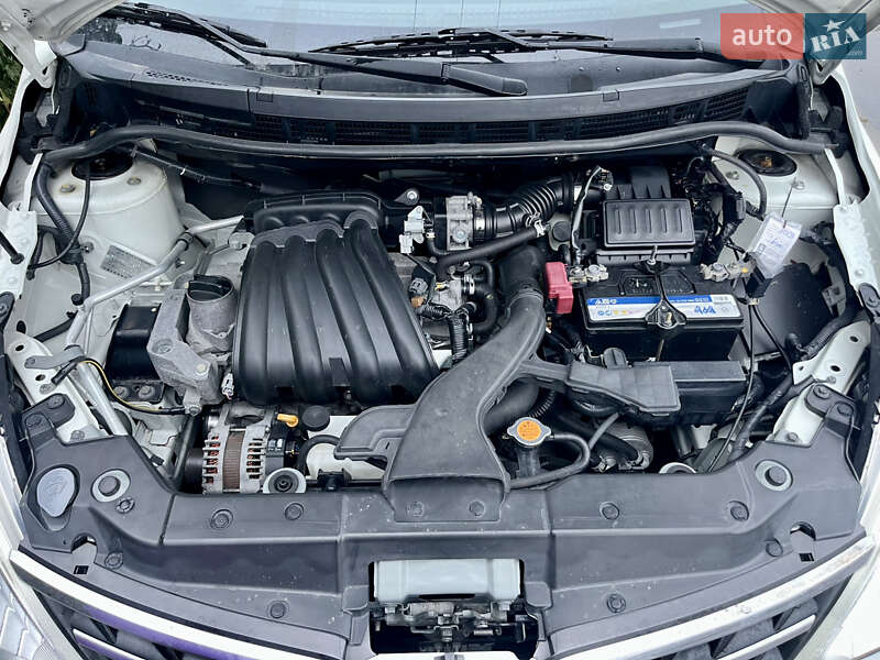 Хэтчбек Nissan TIIDA 2010 в Белой Церкви