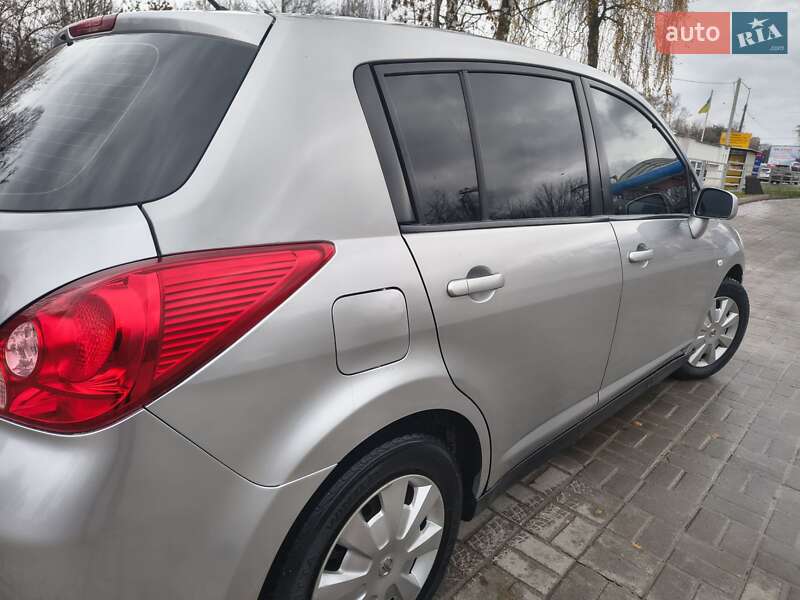 Хэтчбек Nissan TIIDA 2008 в Тернополе