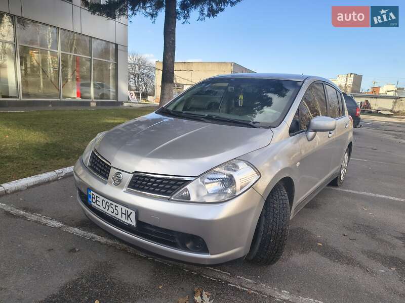 Хэтчбек Nissan TIIDA 2008 в Тернополе