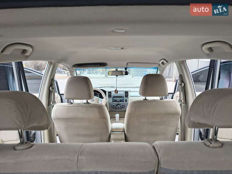 Хэтчбек Nissan TIIDA 2008 в Тернополе