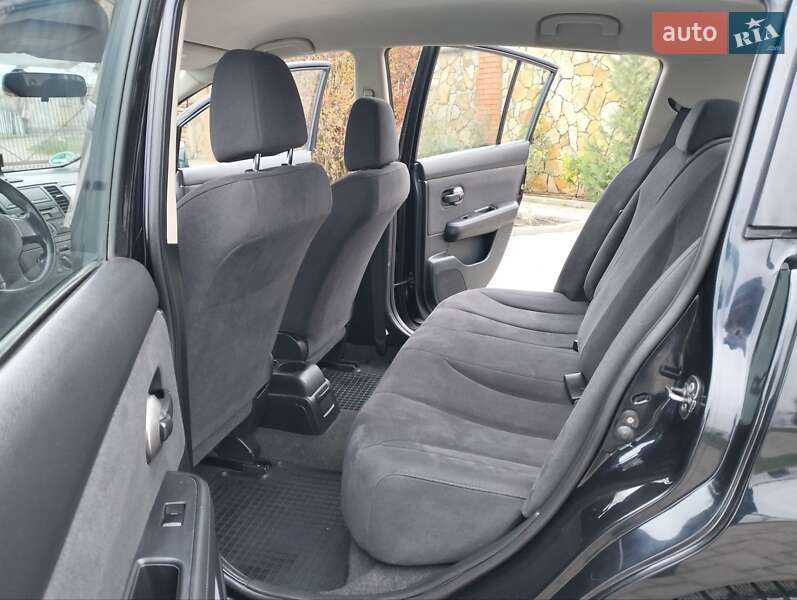 Хэтчбек Nissan TIIDA 2008 в Николаеве