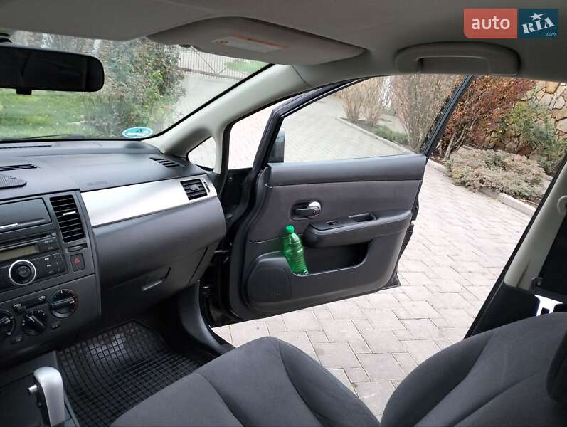 Хэтчбек Nissan TIIDA 2008 в Николаеве