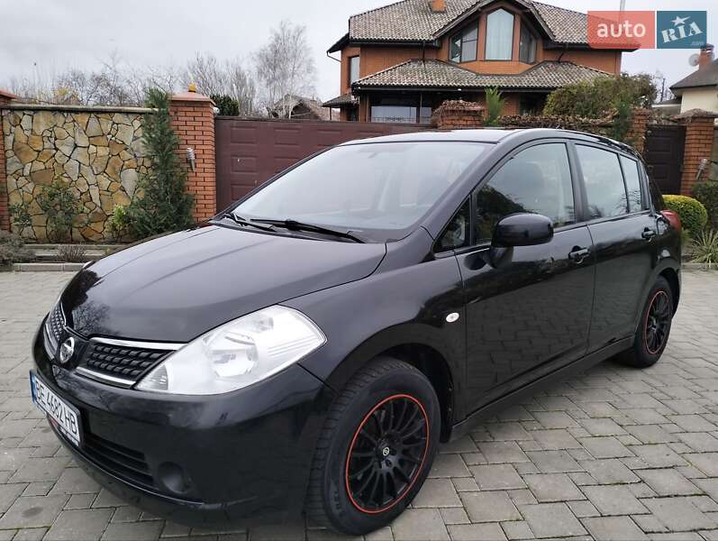 Хэтчбек Nissan TIIDA 2008 в Николаеве