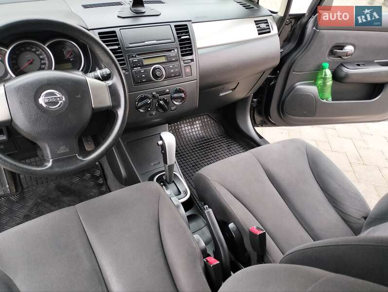 Хэтчбек Nissan TIIDA 2008 в Николаеве