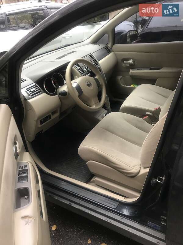 Седан Nissan TIIDA 2007 в Киеве