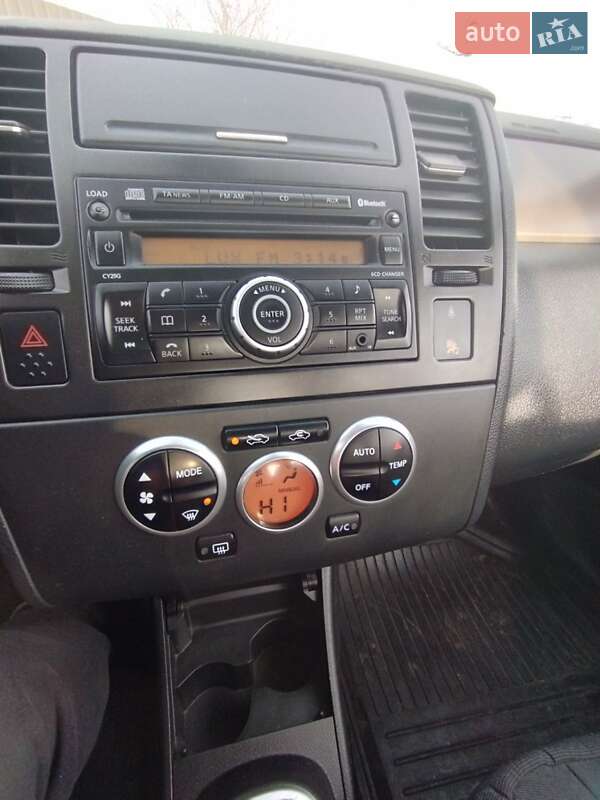 Седан Nissan TIIDA 2010 в Черкассах