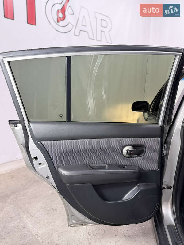 Хэтчбек Nissan TIIDA 2008 в Одессе