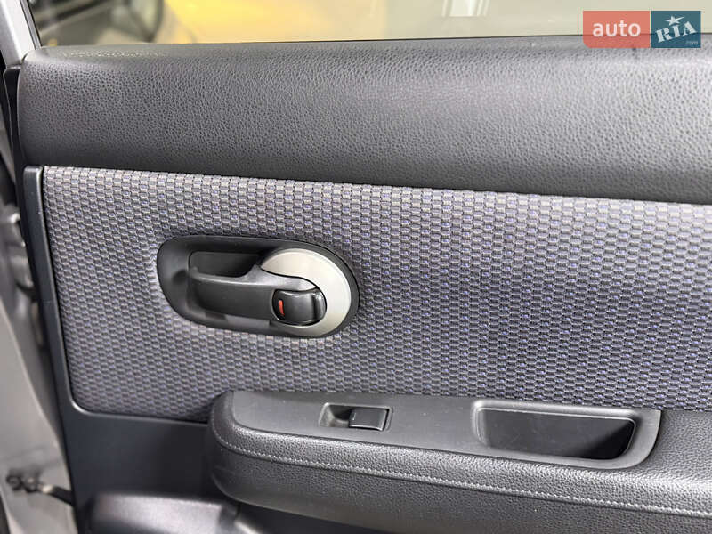 Хэтчбек Nissan TIIDA 2008 в Одессе