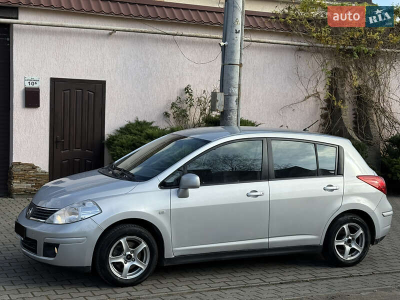 Хэтчбек Nissan TIIDA 2007 в Одессе фото Хэтчбек Nissan TIIDA 2007 в Одессе