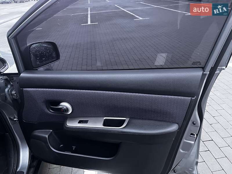 Хэтчбек Nissan TIIDA 2007 в Виннице фото 16 Хэтчбек Nissan TIIDA 2007 в Виннице