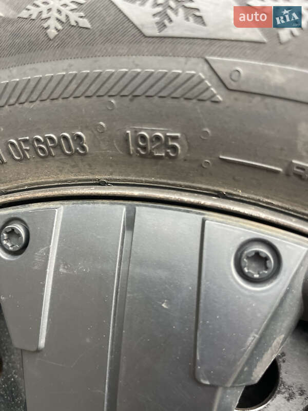 Хэтчбек Nissan TIIDA 2008 в Сваляве