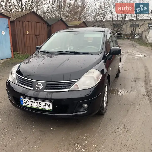 Nissan TIIDA 2007