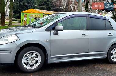 Седан Nissan TIIDA 2010 в Днепре