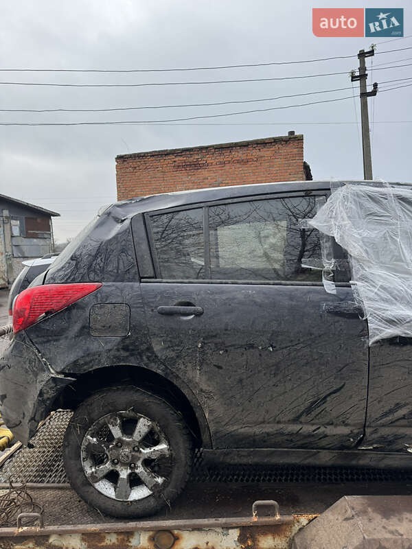 Хэтчбек Nissan TIIDA 2008 в Виннице